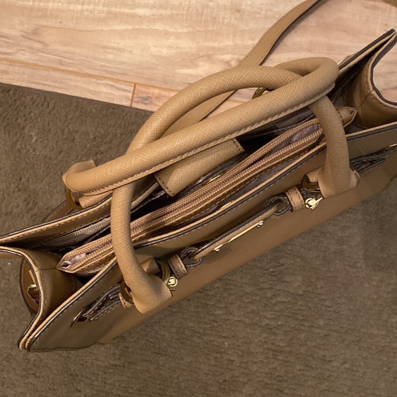 Michael Kors Hamilton Satchel - Picture 10 of 16